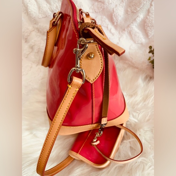Dooney Bourke bourke patent leather pink dual strap with matching clutch - Picture 6 of 15